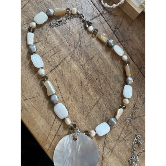 SEASHELL JEWELRY LOT - Vintage Jewelry Box With Assorted Shell & Bead Necklaces - Picture 11 of 16